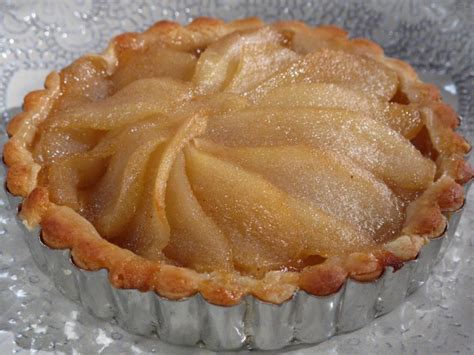 How many sugar are in pear tartlet - calories, carbs, nutrition