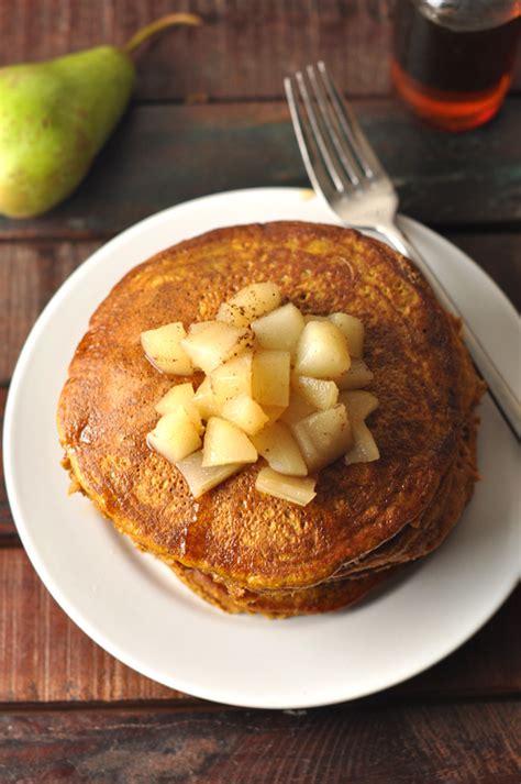 How many sugar are in pear-topped pumpkin pancakes - calories, carbs, nutrition