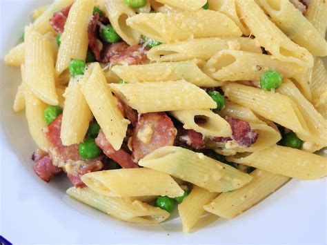 How many sugar are in penne alla carbonara - calories, carbs, nutrition