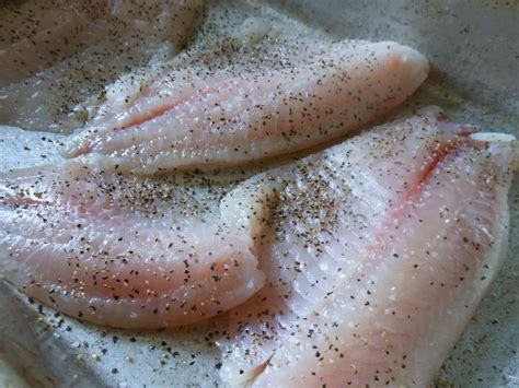 How many sugar are in peppered tilapia - calories, carbs, nutrition