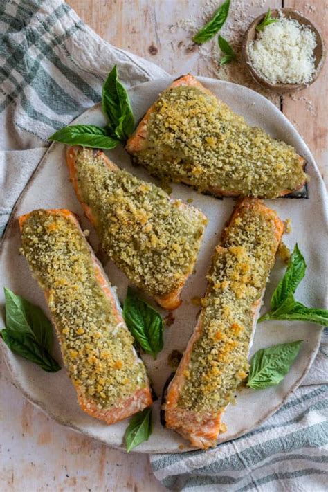 How many sugar are in pesto crusted salmon - calories, carbs, nutrition