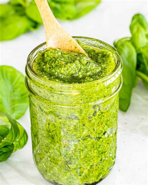 How many sugar are in pesto sauce, with roasted garlic - calories, carbs, nutrition