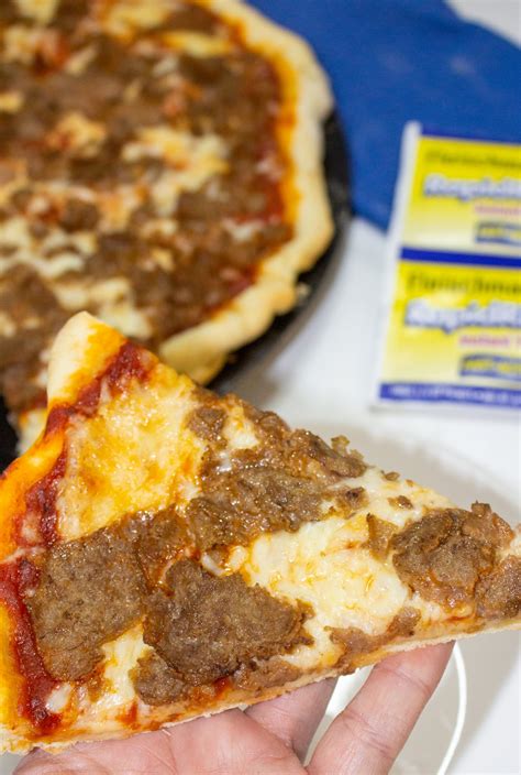 How many sugar are in philly cheesesteak pizza - calories, carbs, nutrition