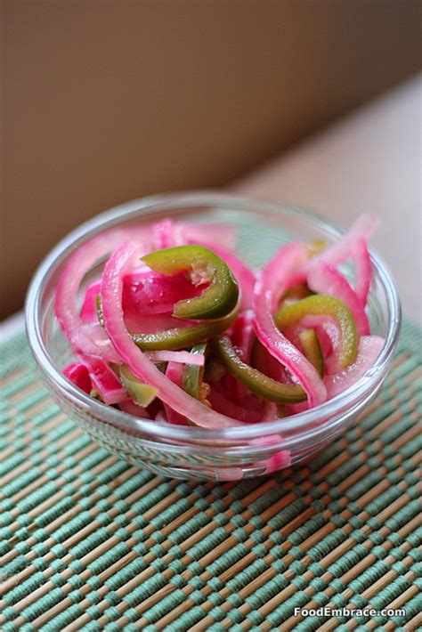 How many sugar are in pickled red onions and jalapenos - calories, carbs, nutrition