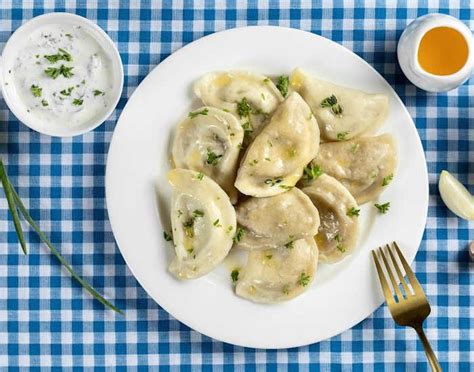 How many sugar are in pierogies - 6 - calories, carbs, nutrition