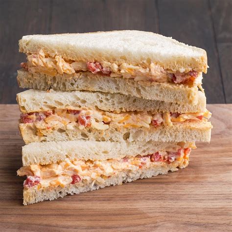 How many sugar are in pimento cheese jalapeno sandwich - calories, carbs, nutrition