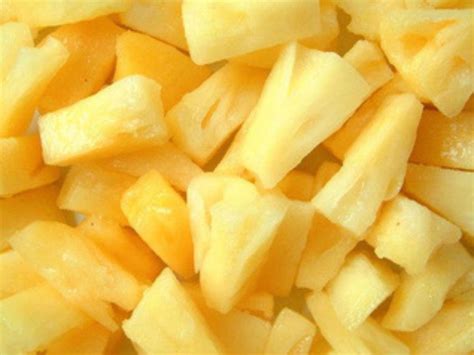 How many sugar are in pineapple, frozen, chunks, sweetened - calories, carbs, nutrition