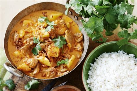 How many sugar are in pineapple curry pork - calories, carbs, nutrition