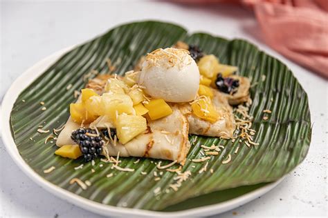 How many sugar are in pineapple madagascar crepes - calories, carbs, nutrition
