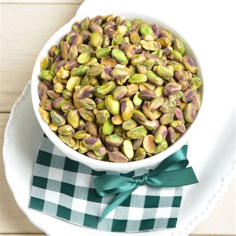 How many sugar are in pistachios shelled 1/4 cup - calories, carbs, nutrition