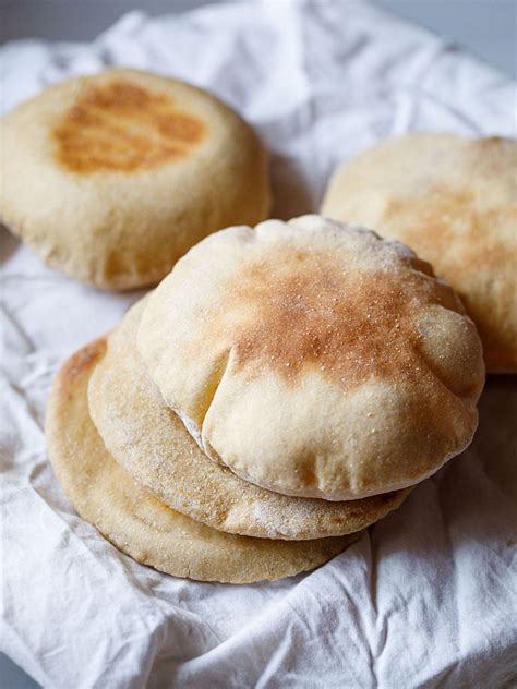 How many sugar are in pita pocket bread whole wheat with honey - calories, carbs, nutrition