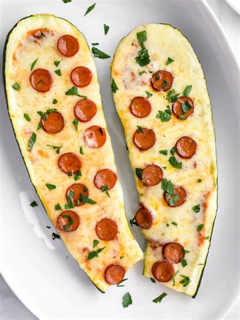 How many sugar are in pizza, zucchini, olive oil, pepper flake - calories, carbs, nutrition