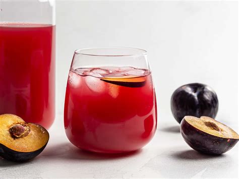 How many sugar are in plum juice - calories, carbs, nutrition