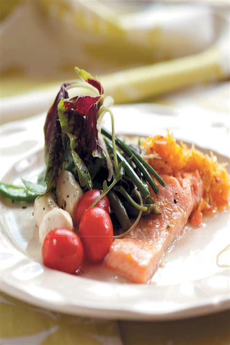 How many sugar are in poached salmon w/field greens jazz salad - calories, carbs, nutrition