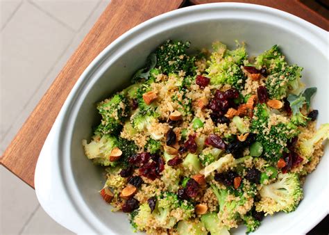 How many sugar are in pok? bowl broccoli couscous - calories, carbs, nutrition