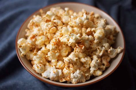 How many sugar are in popcorn sriracha lime 1/2 cup - calories, carbs, nutrition