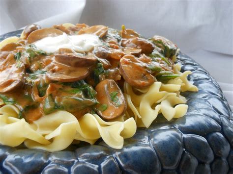 How many sugar are in portobello mushroom stroganoff - calories, carbs, nutrition