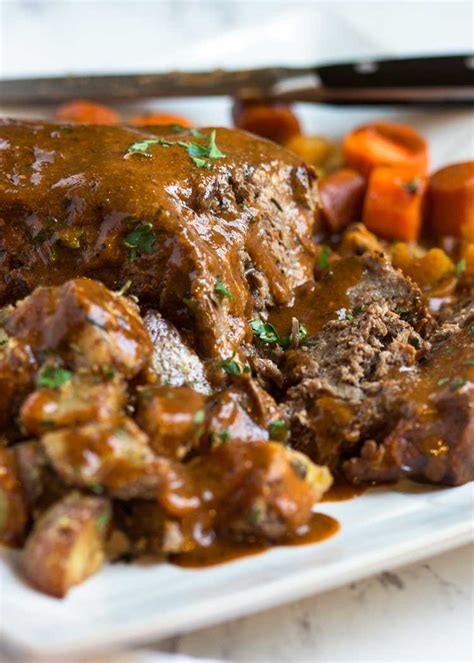 How many sugar are in pot roast with savory gravy - calories, carbs, nutrition