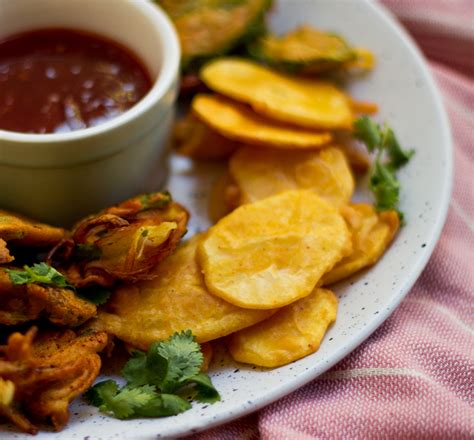 How many sugar are in potato pakoras - calories, carbs, nutrition