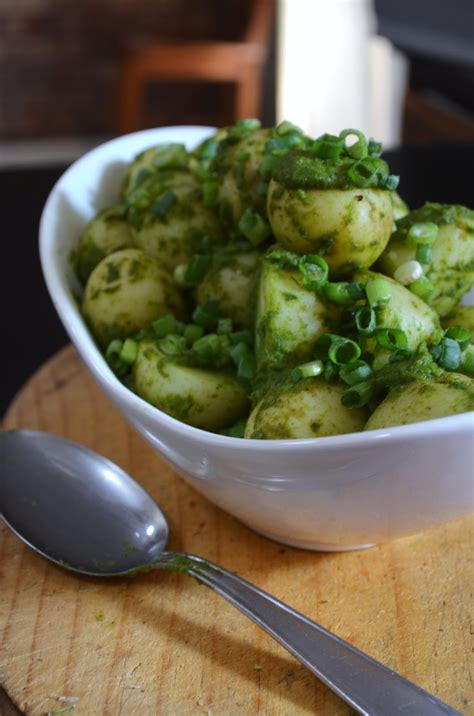 How many sugar are in potatoes salsa verde feta (69590.0) - calories, carbs, nutrition