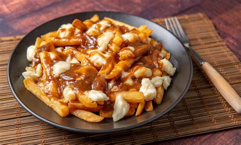 How many sugar are in poutine - calories, carbs, nutrition