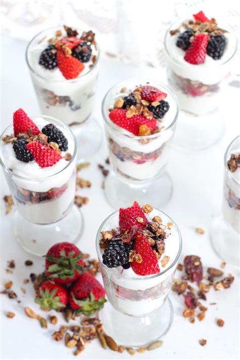 How many sugar are in premium parfait - calories, carbs, nutrition