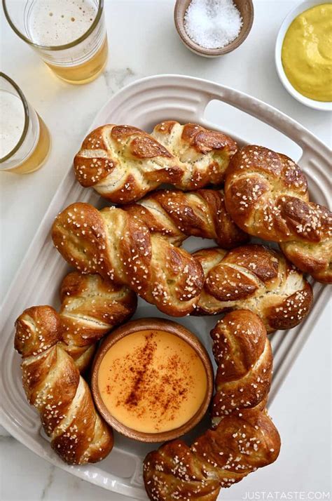 How many sugar are in pretzel twist - calories, carbs, nutrition