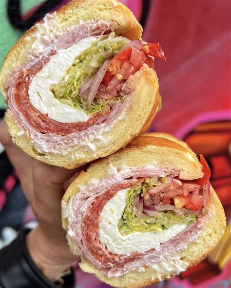 How many sugar are in prosciutto, soppressata & provolone - calories, carbs, nutrition
