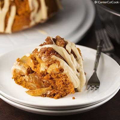 How many sugar are in pumpkin apple spice cake - calories, carbs, nutrition