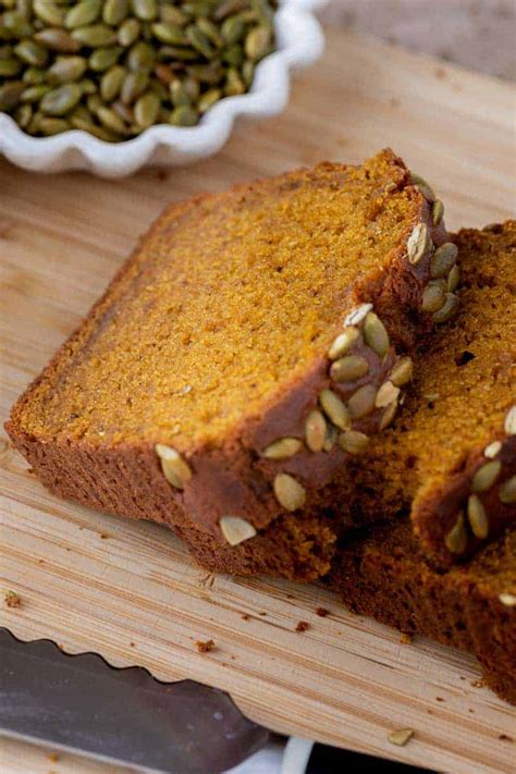 How many sugar are in pumpkin bread - calories, carbs, nutrition