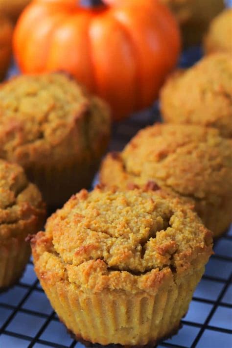 How many sugar are in pumpkin muffin 2012 - calories, carbs, nutrition