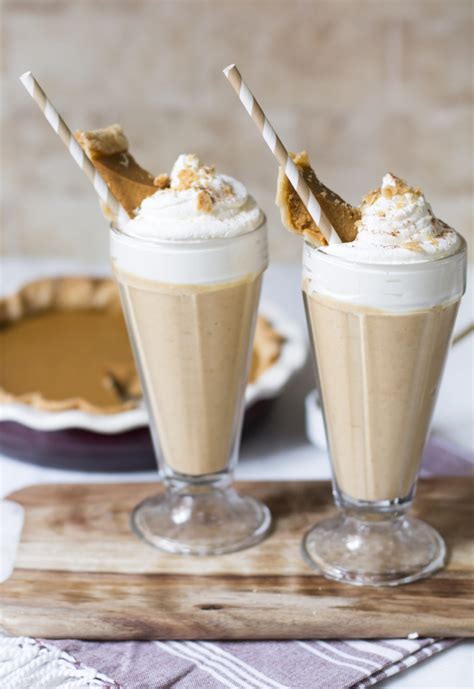 How many sugar are in pumpkin pie milkshake - calories, carbs, nutrition