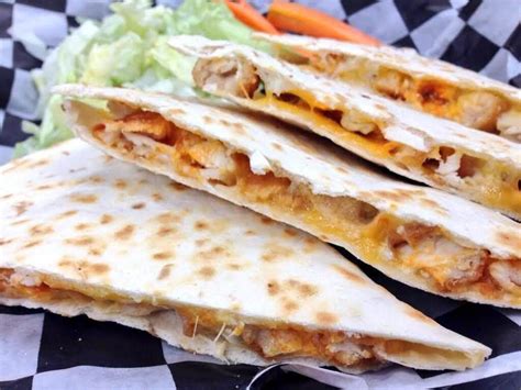 How many sugar are in quesadilla chicken cajun - calories, carbs, nutrition