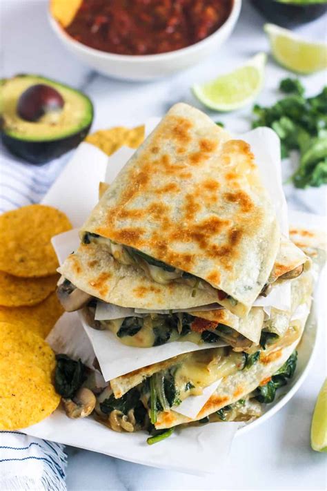 How many sugar are in quesadilla spinach mushroom 10