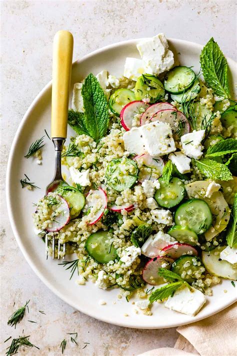 How many sugar are in quinoa cucumber salad wrap - calories, carbs, nutrition