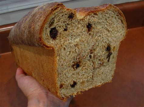 How many sugar are in raisin bread - calories, carbs, nutrition