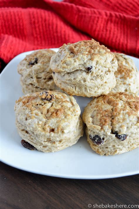 How many sugar are in raisin scones - calories, carbs, nutrition