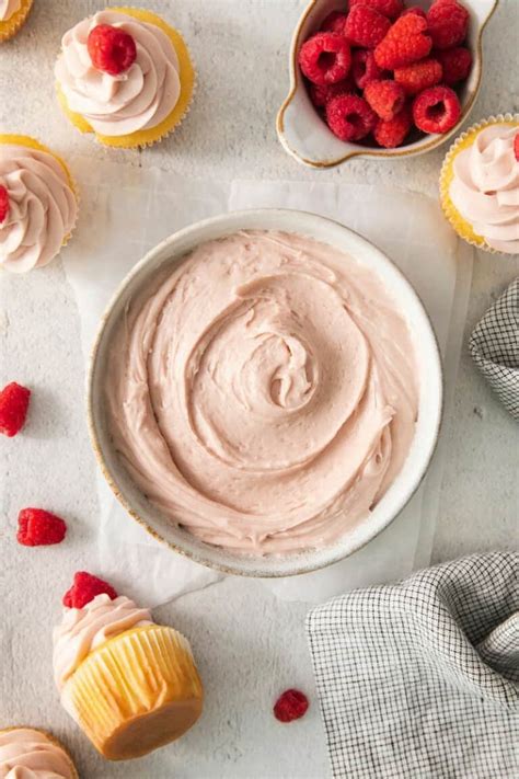 How many sugar are in raspberry cream cheese - calories, carbs, nutrition