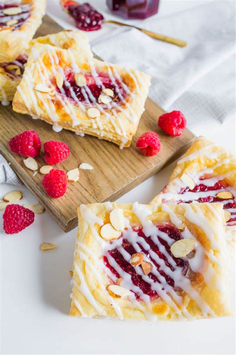 How many sugar are in raspberry danish - calories, carbs, nutrition