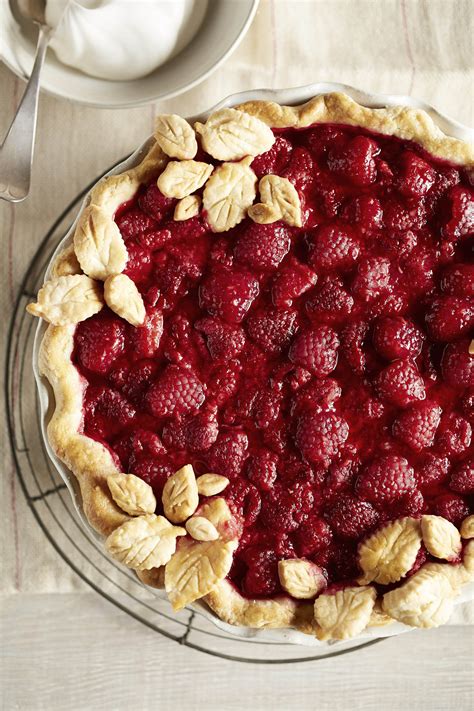 How many sugar are in raspberry ruby pie - calories, carbs, nutrition