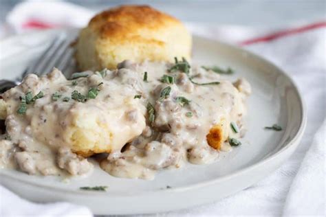 How many sugar are in real sausage gravy biscuit deal - calories, carbs, nutrition