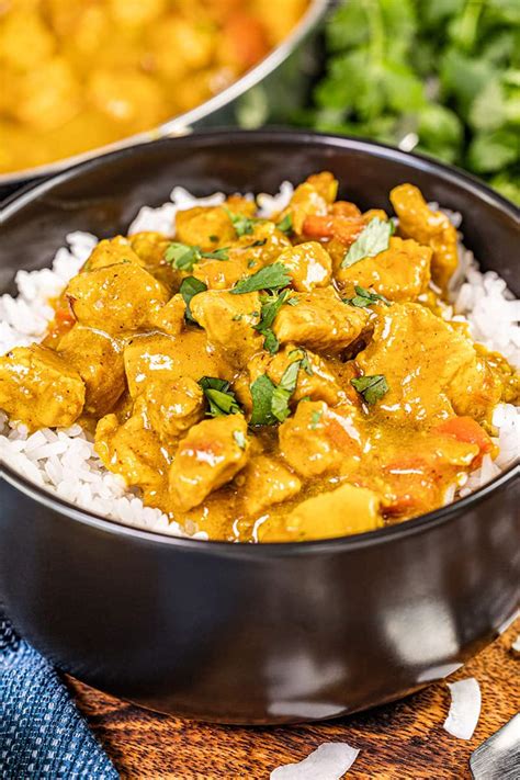 How many sugar are in red curry coconut chicken (44125.0) - calories, carbs, nutrition