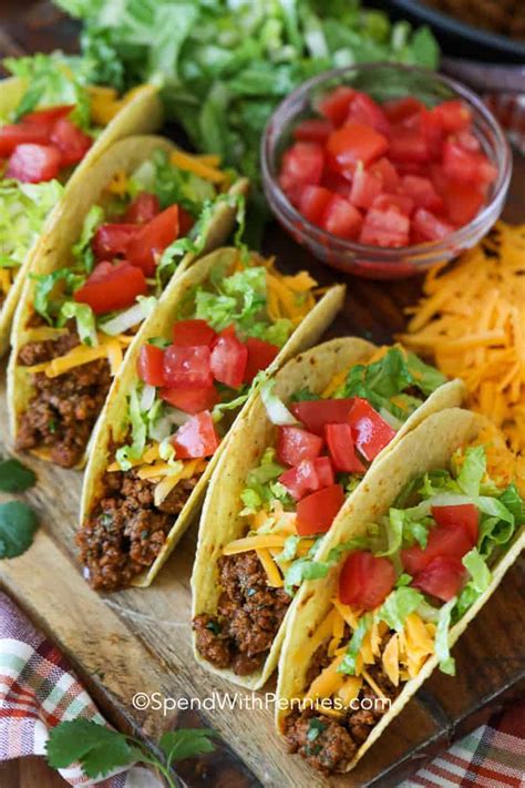 How many sugar are in restaurant, mexican, soft taco with ground beef, cheese and lettuce - calories, carbs, nutrition