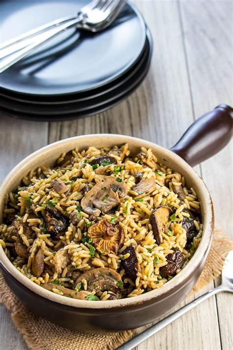 How many sugar are in rice pilaf with mushrooms & onions - calories, carbs, nutrition
