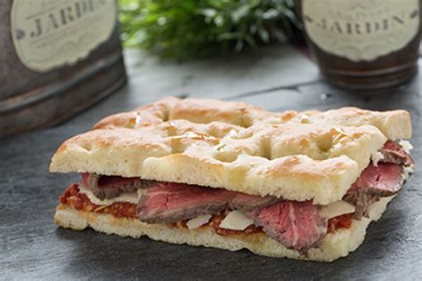 How many sugar are in roast beef and bleu cheese on focaccia - calories, carbs, nutrition