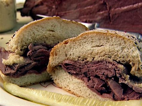 How many sugar are in roast beef on weck - calories, carbs, nutrition