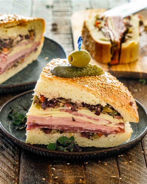 How many sugar are in roast turkey muffuletta - calories, carbs, nutrition