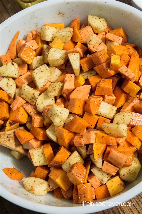 How many sugar are in roasted chicken with sweet potatoes, apples and butternut squash - calories, carbs, nutrition