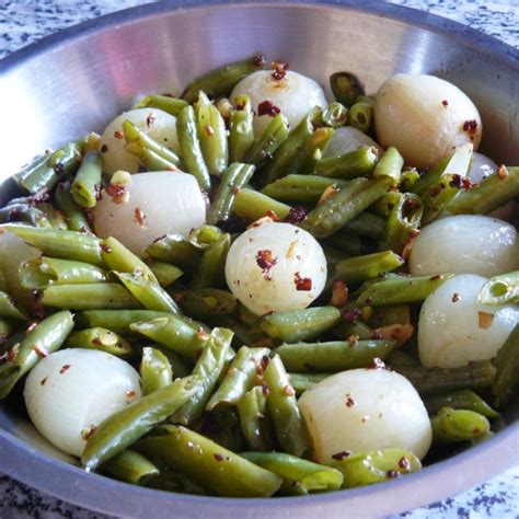 How many sugar are in roasted green beans with onions - calories, carbs, nutrition