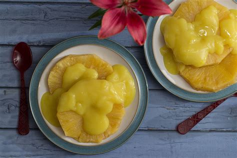 How many sugar are in roasted pineapple custard - calories, carbs, nutrition